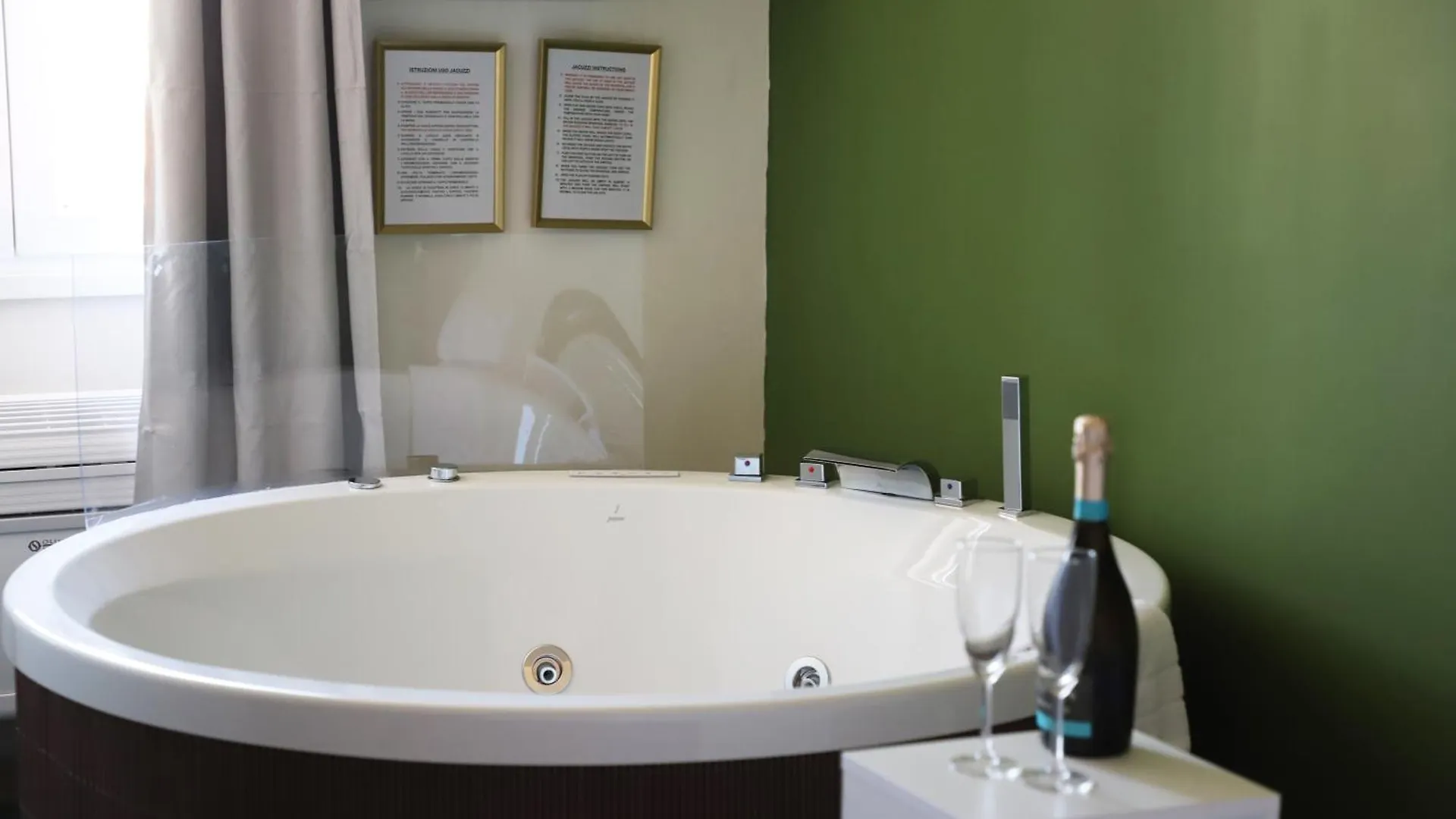 Vatican Jacuzzi House Rome